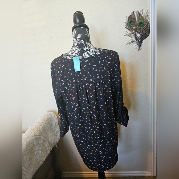 NWT Maurices polka dotted fall blouse ๐ w/ Zipper in front (Medium) ๐คโค๏ธ๐๐ค๐ค - Picture 2 of 16